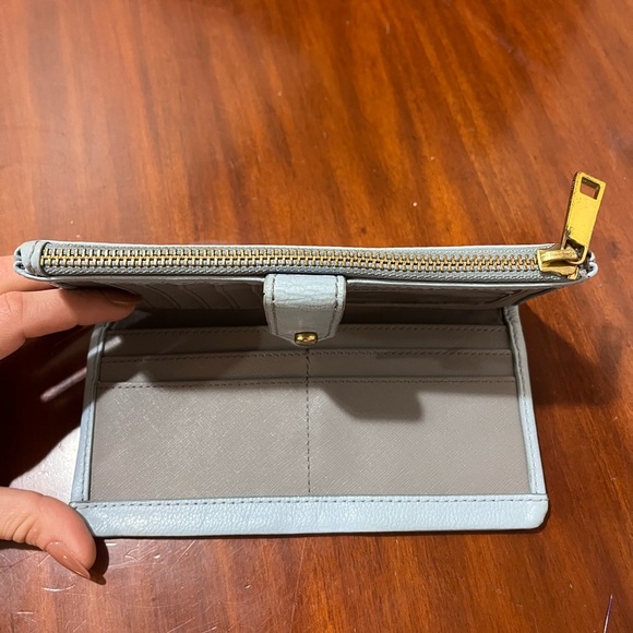 Fossil Baby Blue Pebbled Leather Wallet - Picture 4 of 10